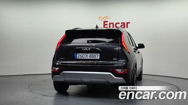 Kia Niro Trendy — пробег 8 796 км — фото 4 из 5