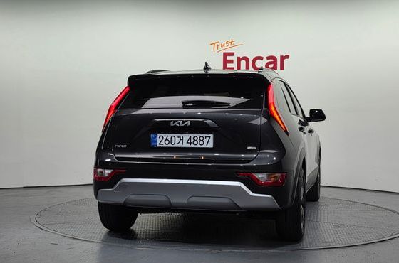 Kia Niro Trendy — пробег 8 796 км — фото 4 из 5