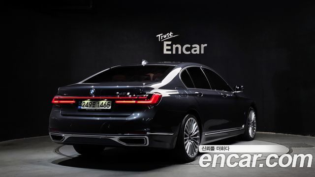BMW 7-Series 730d xDrive Design Pure Excellence — пробег 113 414 км — фото 2 из 5