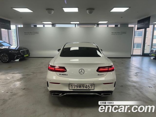 Mercedes-Benz E-Class E300d 4MATIC Coupe — пробег 13 060 км — фото 4 из 5