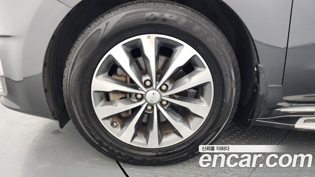 Kia Carnival 9-seater Luxury — пробег 108 804 км — фото 5 из 5