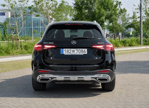 Mercedes-Benz GLC-Class GLC300 4MATIC AMG Line — пробег 25 000 км — фото 4 из 5