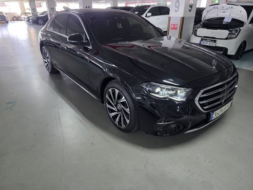 Mercedes-Benz E-Class E300 4MATIC Exclusive — пробег 24 000 км — фото 3 из 5