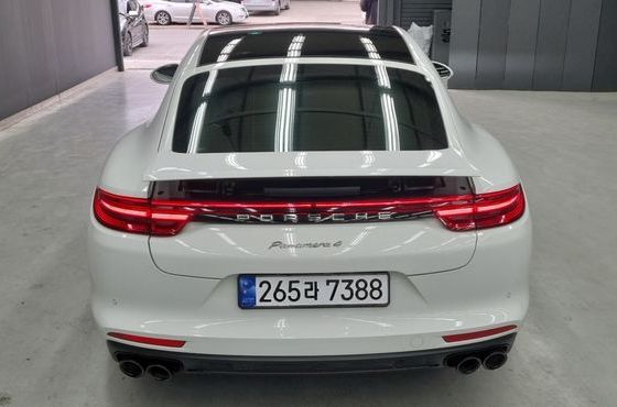 Porsche Panamera 3.0 AWD — пробег 120 000 км — фото 4 из 5