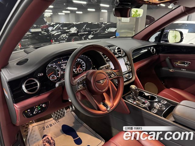 Bentley Bentayga 4.0 V8 — пробег 28 700 км — фото 4 из 5