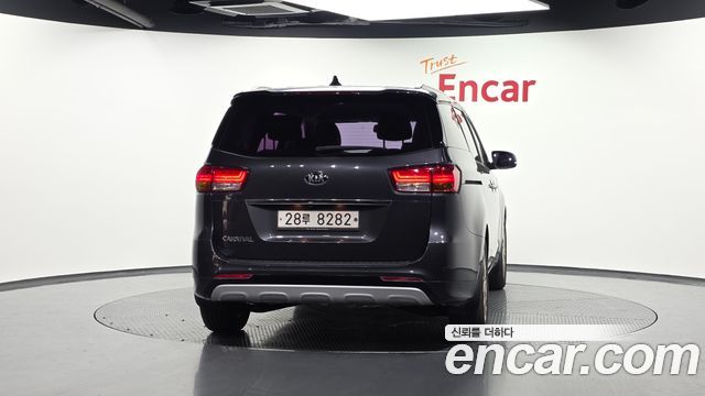 Kia Carnival из Кореи Encar