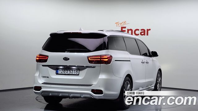 Kia Carnival 9-Seater Noblesse Special — пробег 62 811 км — фото 2 из 5