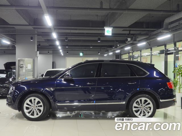 Bentley Bentayga 4.0 V8 — пробег 38 700 км — фото 2 из 5