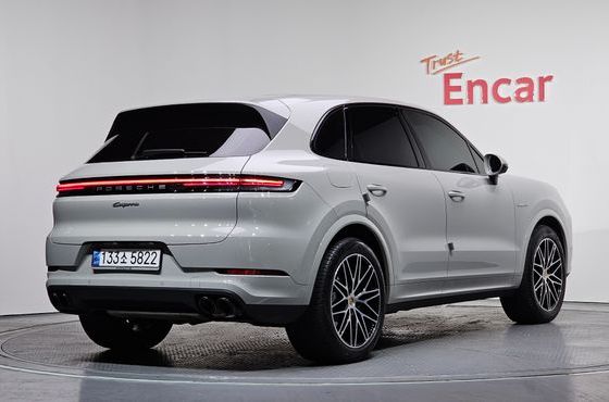 Porsche Cayenne 3.0 E-Hybrid — пробег 19 194 км — фото 2 из 5
