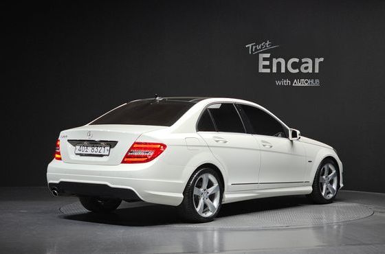 Mercedes-Benz C-Class C200 CGI AVANTGARDE — пробег 62 582 км — фото 2 из 5