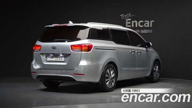Kia Carnival 11-seater Noblesse — пробег 72 594 км — фото 2 из 5