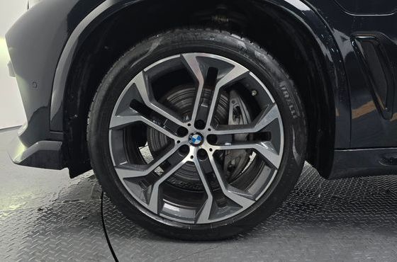 BMW X5 xDrive 45e xLine — пробег 49 579 км — фото 5 из 5