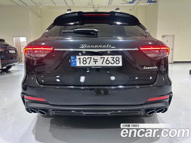 Maserati Levante из Кореи Encar