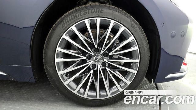 Lexus LS из Кореи Encar