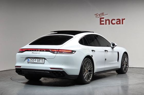 Porsche Panamera 2.9 AWD Platinum Edition — пробег 46 812 км — фото 2 из 5