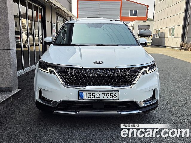 Kia Carnival 9-Seater Signature — пробег 12 184 км — фото 2 из 5