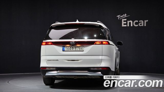 Kia Carnival из Кореи Encar