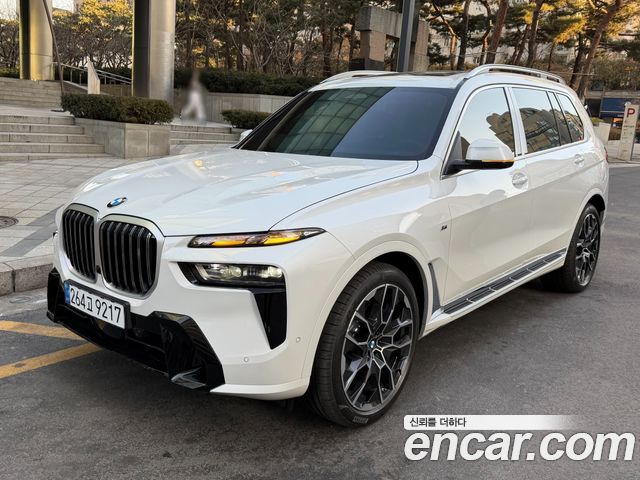 BMW X7 xDrive 40i M Sport 6STR — пробег 1 380 км — фото 1 из 5