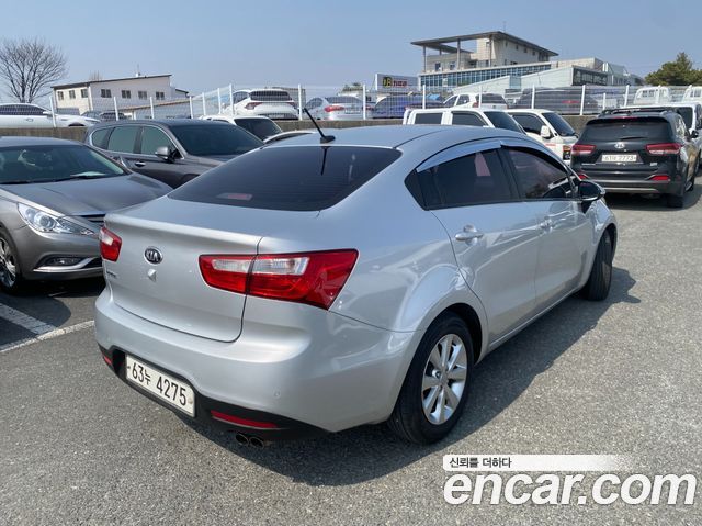 Kia pride 1.6 GDI Sedan Luxury — пробег 112 514 км — фото 4 из 5
