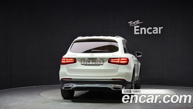 Mercedes-Benz GLC-Class GLC220 d 4MATIC Premium — пробег 65 969 км — фото 4 из 5
