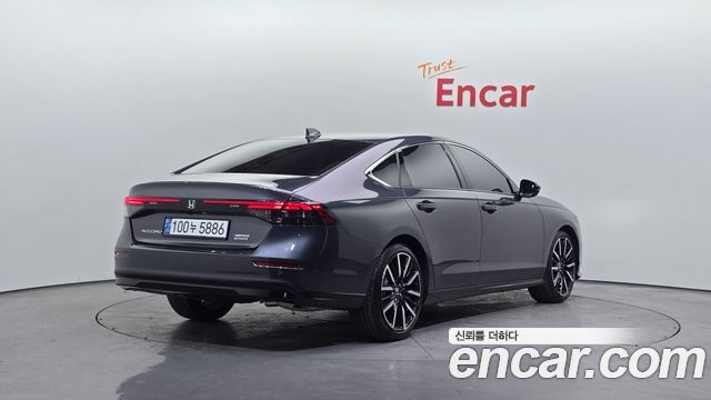 Honda Accord 2.0 Hybrid Touring — пробег 9 819 км — фото 2 из 5
