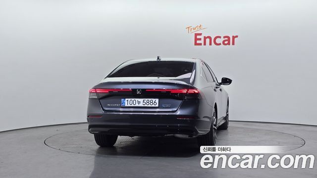 Honda Accord 2.0 Hybrid Touring — пробег 9 819 км — фото 4 из 5