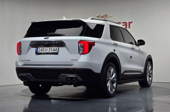 Ford Explorer 3.0 Platinum 4WD — пробег 16 055 км — фото 2 из 5