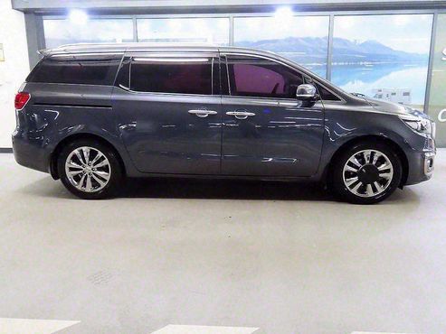 Kia Carnival Gasoline 7-seater Limousine President — пробег 106 706 км — фото 3 из 5