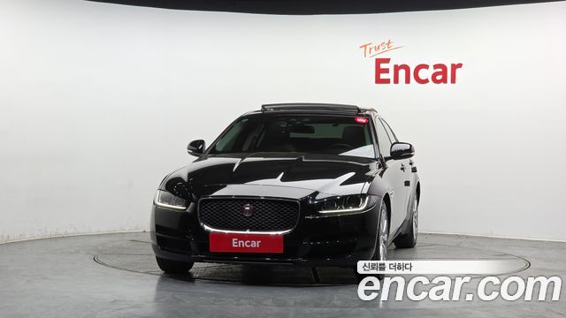 Jaguar XE 20d Prestige — пробег 80 677 км — фото 3 из 5