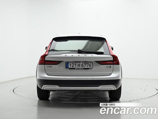 Volvo V90 B5 Ultimate AWD — пробег 14 074 км — фото 4 из 5