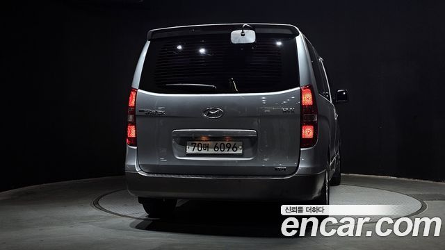 Hyundai Starex 11-Seater Wagon HVX VIP PACK — пробег 78 202 км — фото 4 из 5