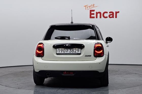 Mini Cooper 5Door Standard 3rd — пробег 67 880 км — фото 4 из 5