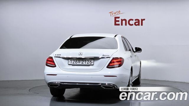 Mercedes-Benz E-Class из Кореи Encar