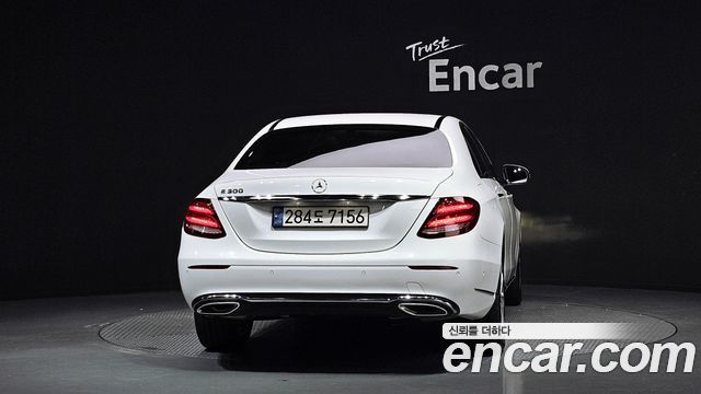 Mercedes-Benz E-Class из Кореи Encar