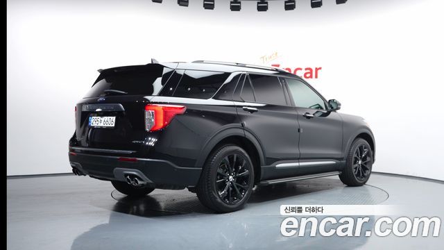 Ford Explorer 3.0 Platinum 4WD — пробег 30 040 км — фото 2 из 5