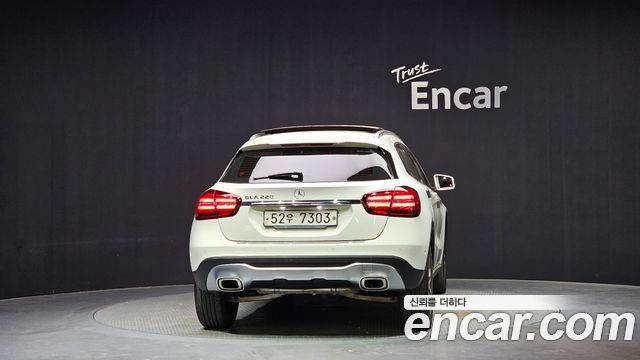 Mercedes-Benz GLA-Class GLA220 Premium — пробег 108 573 км — фото 4 из 5
