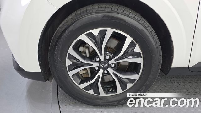 Kia Carnival Gasoline 9-Seater Signature — пробег 40 765 км — фото 5 из 5