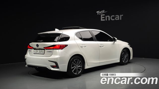 Lexus CT200h из Кореи Encar