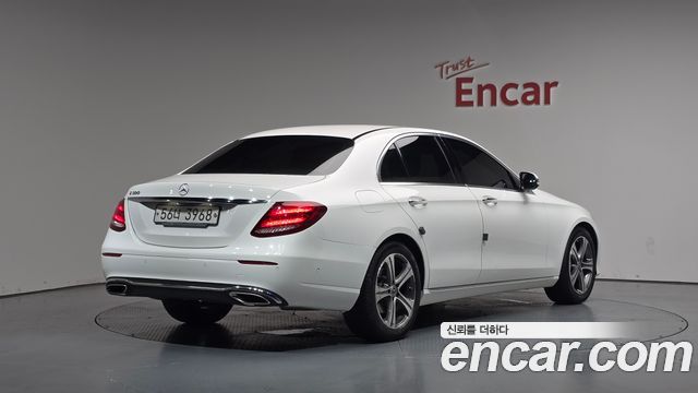 Mercedes-Benz E-Class из Кореи Encar