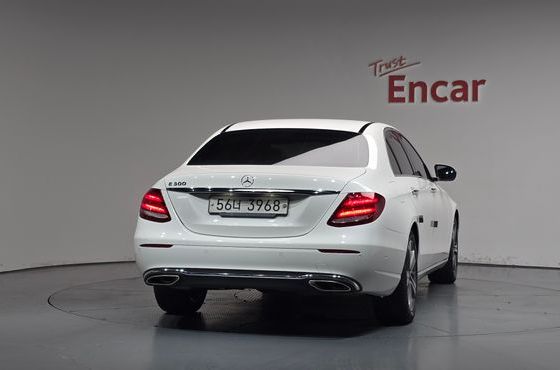 Mercedes-Benz E-Class E300 Avantgarde — пробег 91 526 км — фото 4 из 5