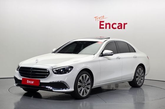 Mercedes-Benz E-Class E350 4MATIC Exclusive — пробег 2 833 км — фото 1 из 5