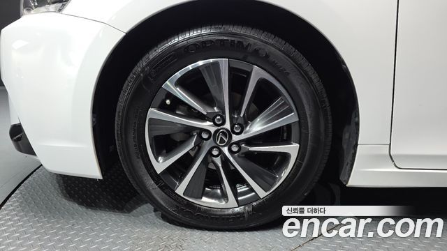 Lexus CT200h из Кореи Encar