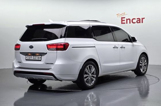 Kia Carnival Gasoline 7-seater Limousine President — пробег 60 715 км — фото 2 из 5