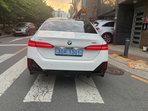 BMW i5 eDrive 40 M Sport — пробег 854 км — фото 5 из 5