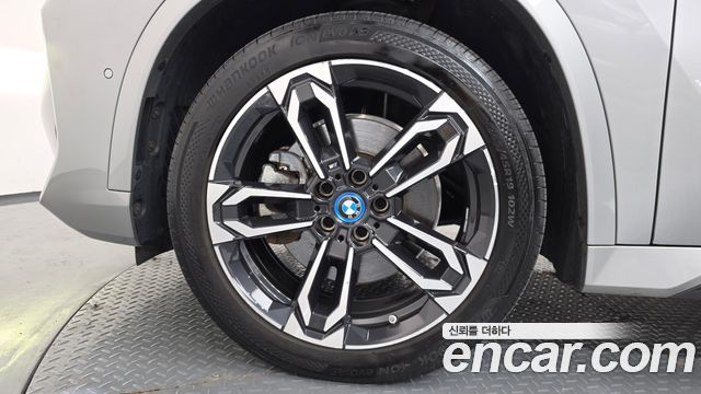 BMW iX1 xDrive 30 M Sport — пробег 123 662 км — фото 5 из 5