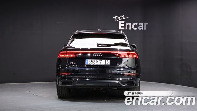 Audi Q8 55 TFSI Quattro Premium — пробег 175 668 км — фото 4 из 5