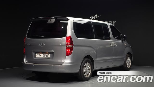 Hyundai Starex 11-Seater Wagon CVX Luxury — пробег 111 661 км — фото 2 из 5