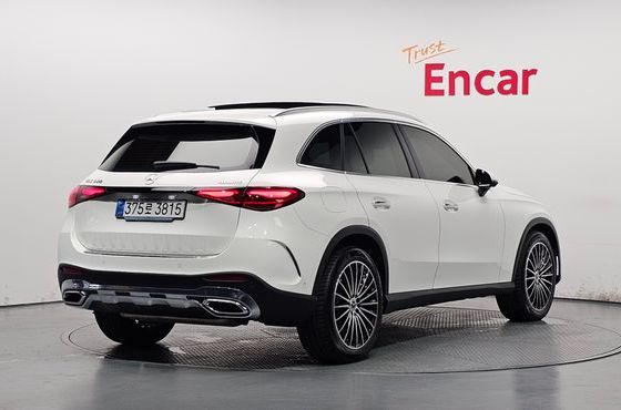 Mercedes-Benz GLC-Class GLC300 4MATIC AMG Line — пробег 8 073 км — фото 2 из 5