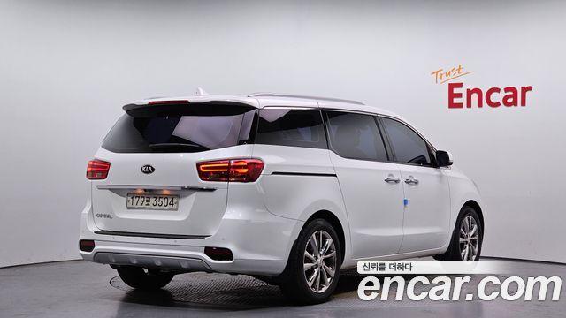 Kia Carnival из Кореи Encar