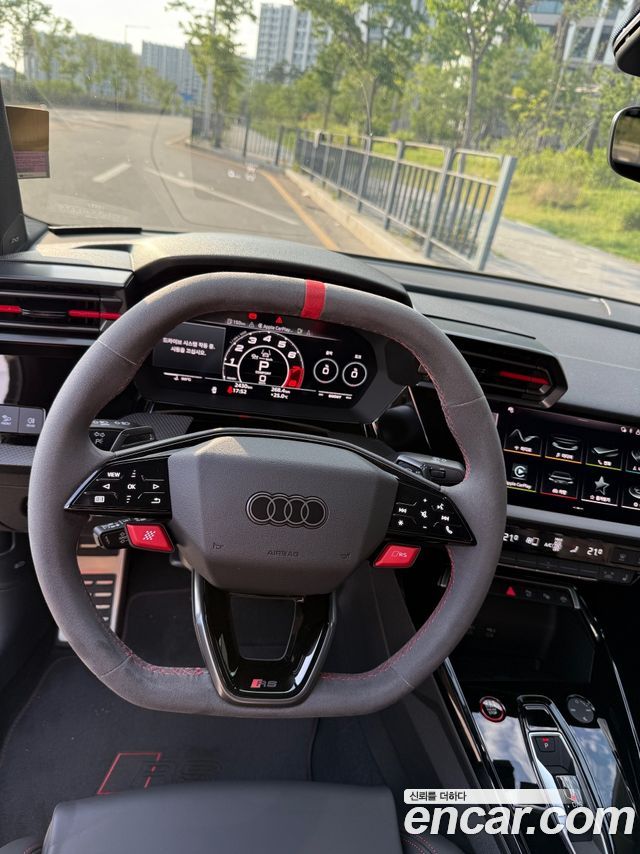 Audi RS3 2.5 TFSI Quattro — пробег 2 500 км — фото 5 из 5